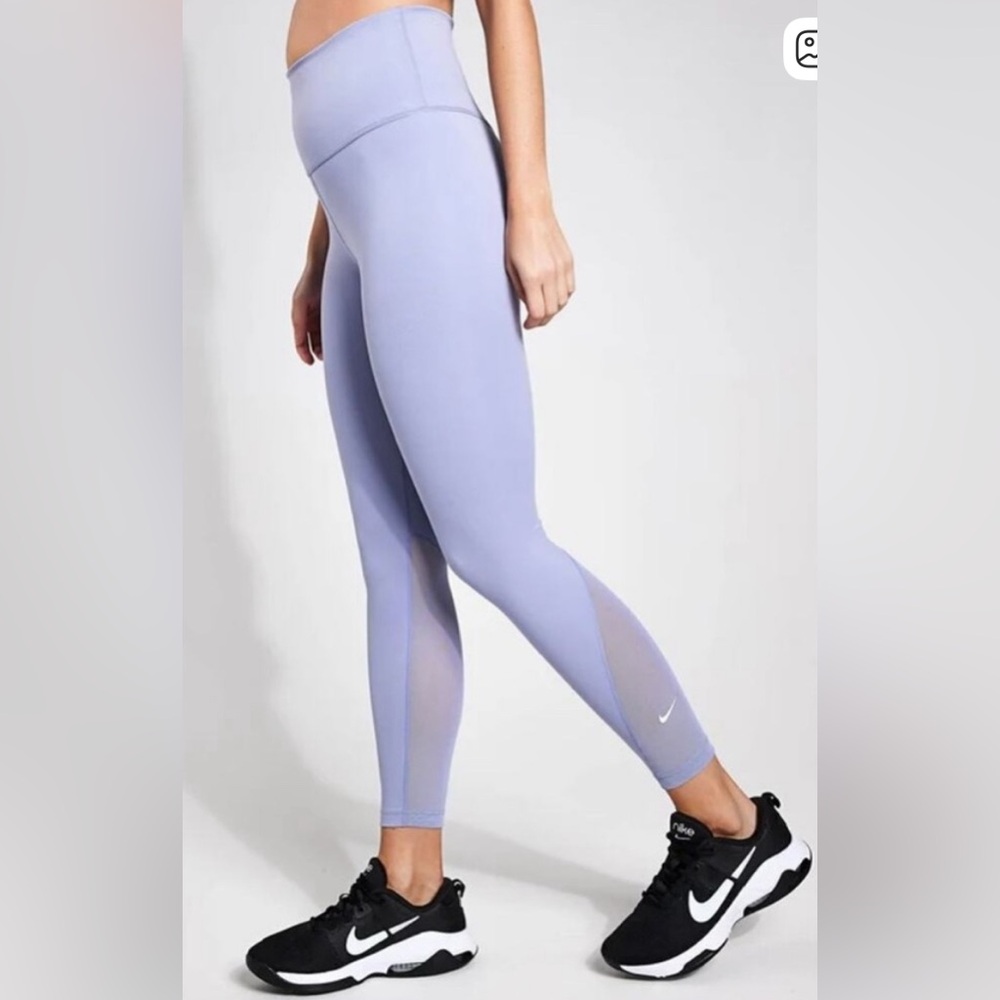 Nike One Yoga/ Fitness Pants/Leggings Lilac 
Woman’s Training Size Small NWT